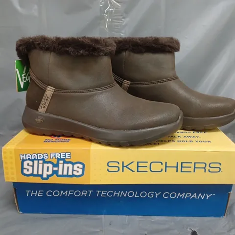 BOXED PAIR OF SKECHERS ON THE GO JOY SLIP IN BOOTS IN BROWN SIZE 3