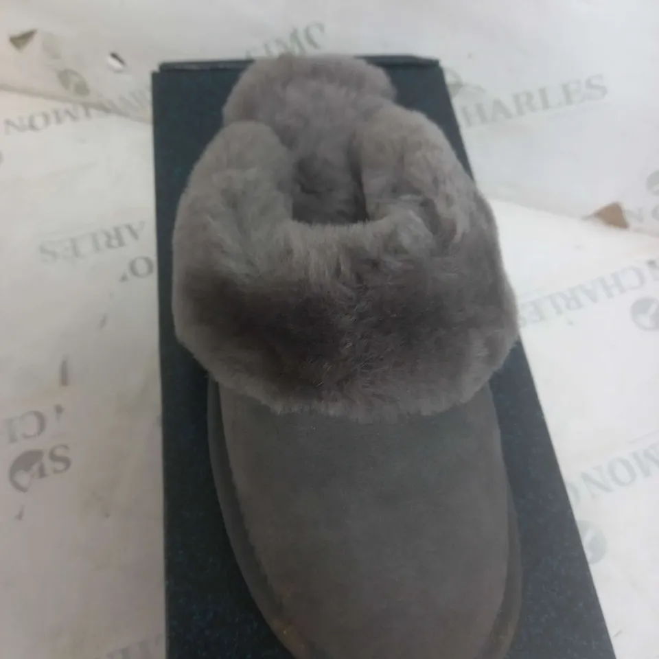 BOXED EMU NEST JOLIE SHEEPSKIN SLIPPERS, CHARCOAL - SIZE 7