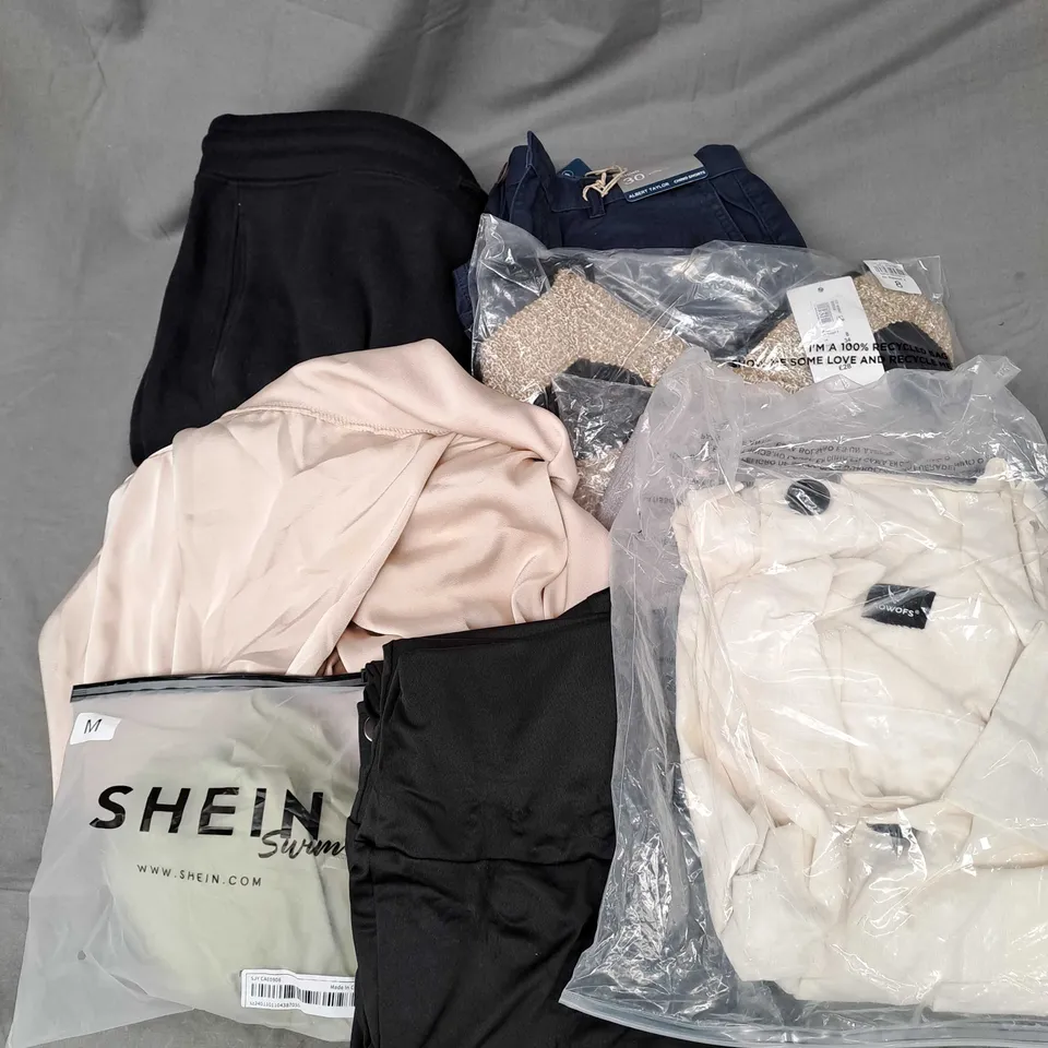 BOX OF APPROXIMATELY 25 ASSORTED CLOTHING ITEMS TO INCLUDE - JACKET, JOGGERS, SWIMWEAR ETC