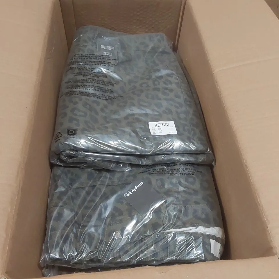 BOX CONTAINING APPROXIMATELY 13x BRAND NEW SIMPLY BE DENIM KHAKI LEOPARD PRINT STRAIGHT JEANS - SIZE 28R