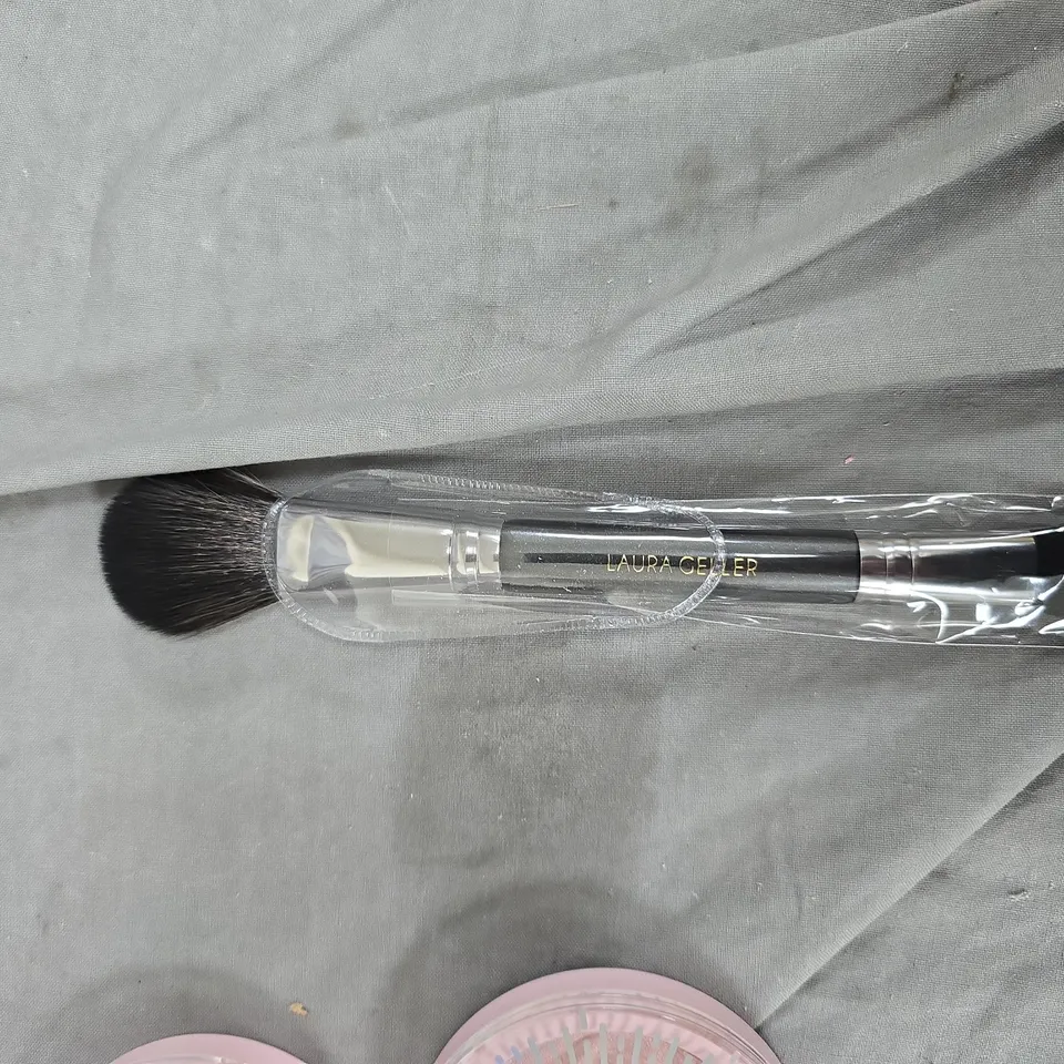 LAURA GELLER MAKE-UP SET – BAKED GELATO ORIGINAL HIGHLIGHTER DUO + 3 GLOW LIGHT HIGHLIGHTERS AND BRUSH