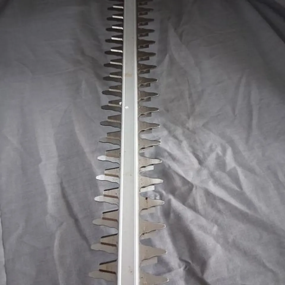 FLYMO EASICUT 20V LI HEDGE TRIMMER