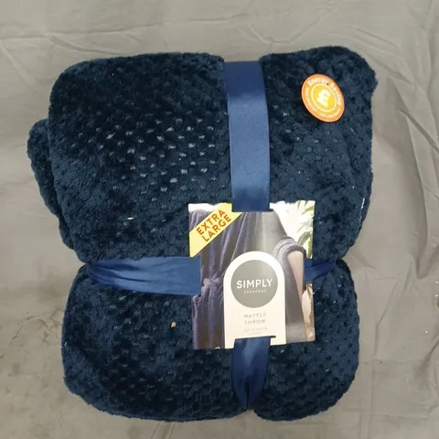 SIMPLY EVERYDAY WAFFLE THROW IN NAVY (200X200CM)