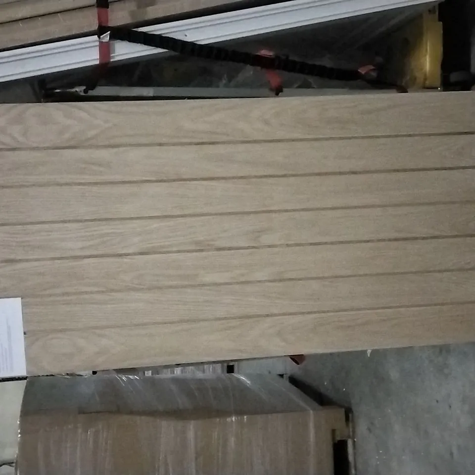 COTTAGE OAK VENEER INTERNAL DOOR,  2040 X 726MM, DAMAGED 