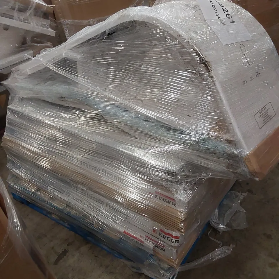 PALLET TO CONTAIN AN ASSORTMENT OF LAMINATE FLOORING AND BATH PANELS 