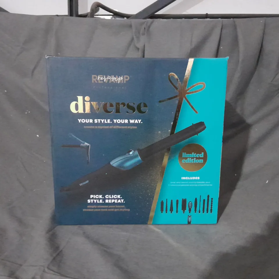 BOXED REVAMP DIVERSE LIMITED EDITION TWIST & SWIVEL STYLING HANDLE