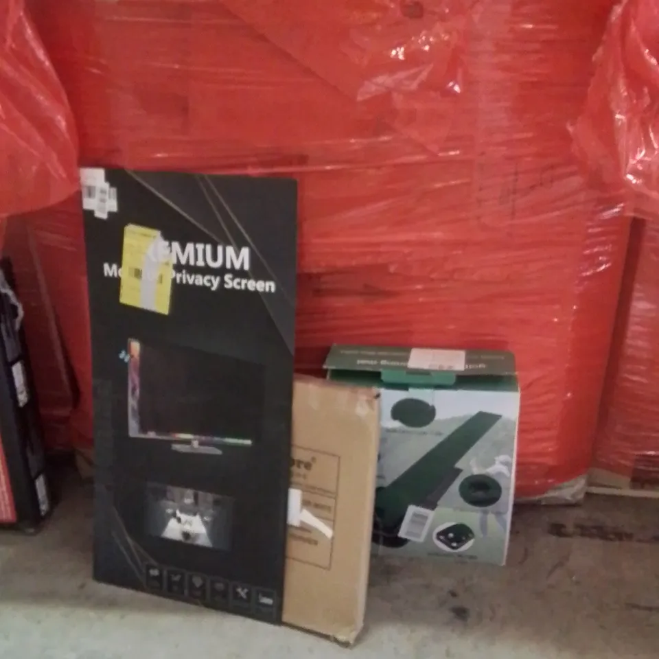 PALLET OF ASSORTED HOUSEHOLD GOODS AND PRODUCTS TO INCLUDE;MONITOR PRIVACY SCREEN,TOILET SEAT,GOLF SIMULATOR GAME
