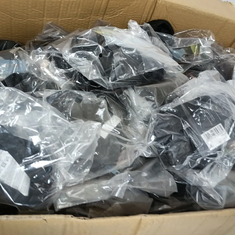 APPROXIMATELY 20 REGATTA LIGHTWEIGHT DOG HARNESSES 70-100CM