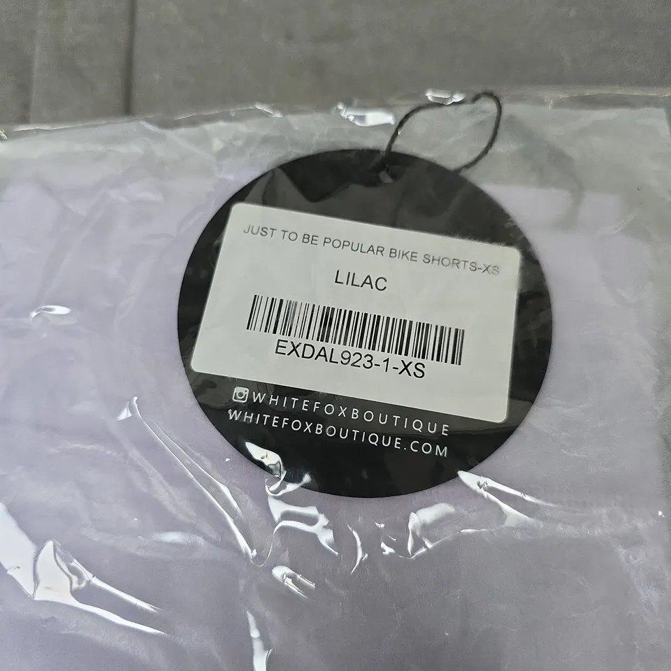 WHITE FOX BOUTIQUE LILAC BIKE SHORTS – XS (UK)