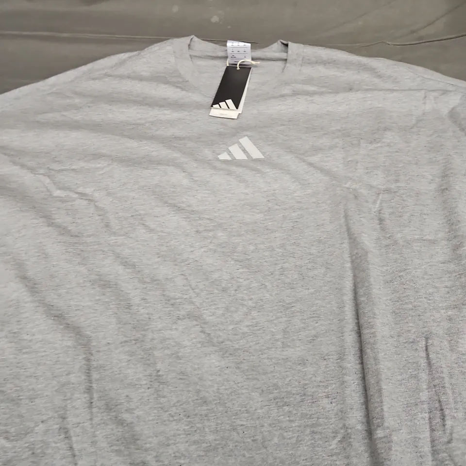 ADIDAS LOGO CASUAL TEE - SIZE 2XL
