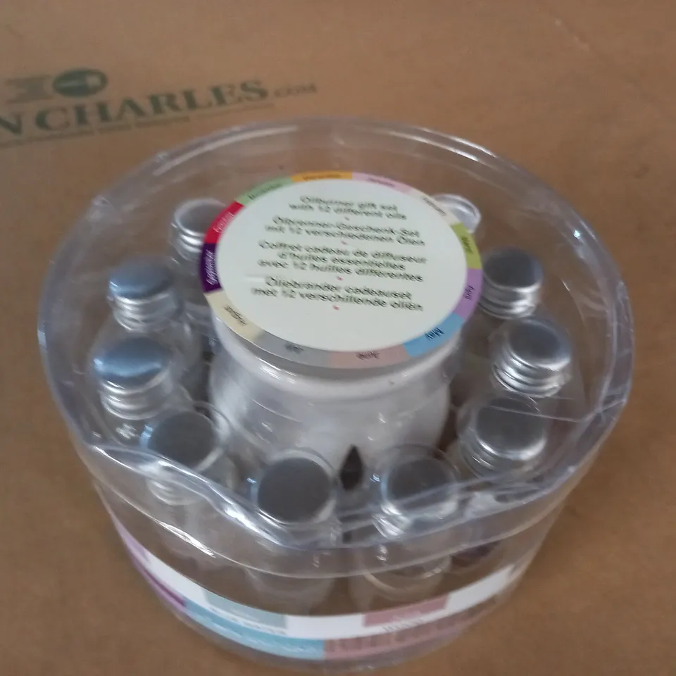 OILBURNER GIFT SET WITH 12 OILS