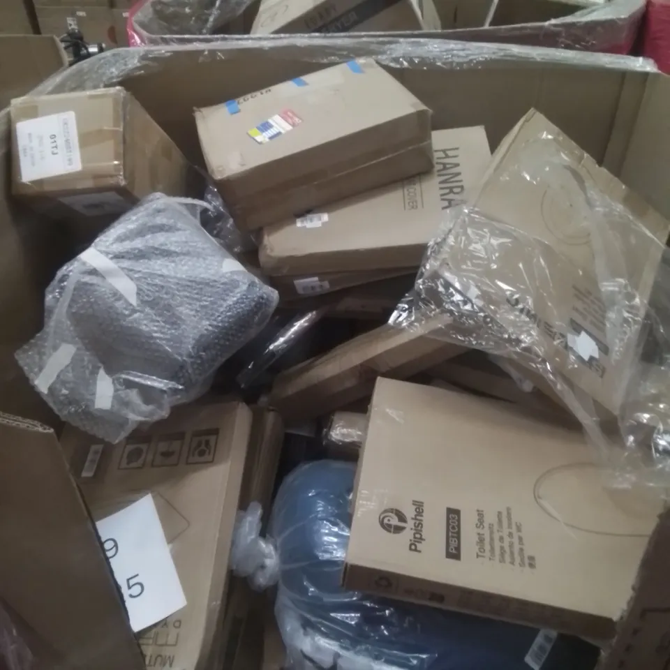 PALLET OF ASSORTED HOUSEHOLD GOODS AND FURNITURE TO INCLUDE; THREE LAYERS CLOTHES HANGER, THASS DYNAMIC TOILET SEAT, FLOOR BLOCKS ETC