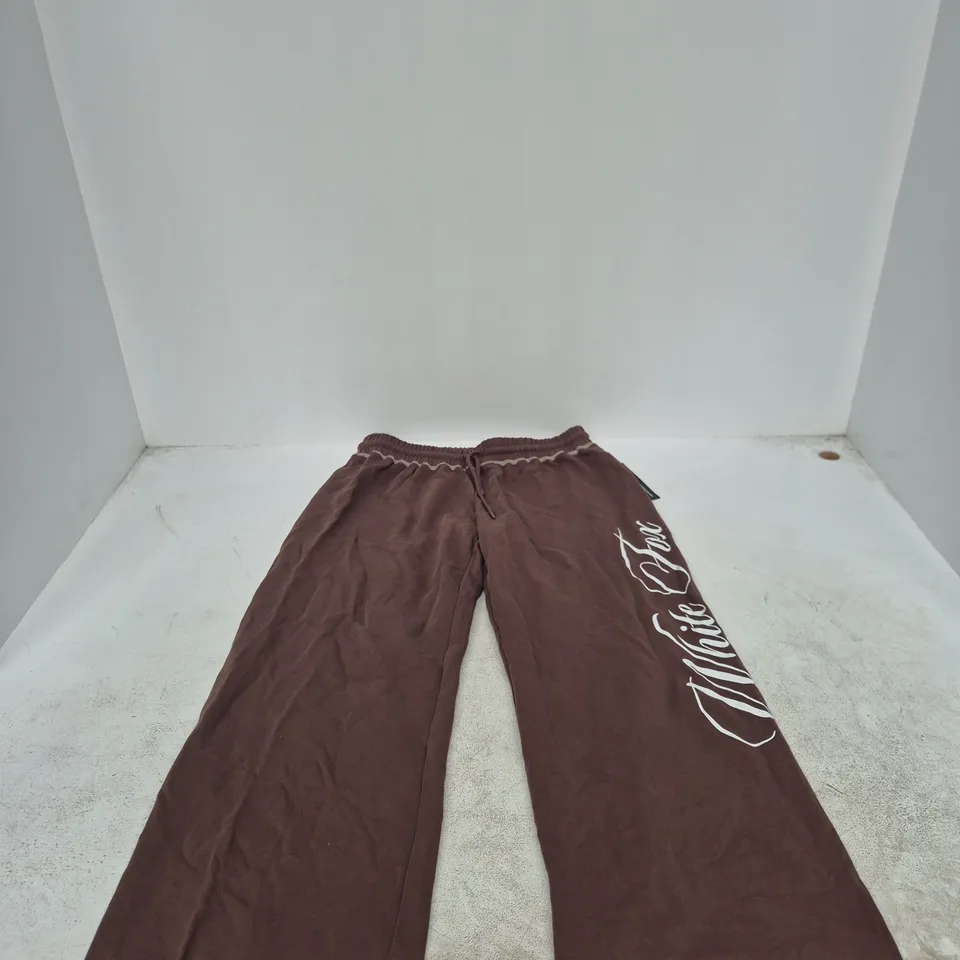 WHITE FOX BROWN JOGGERS – SIZE M (MEDIUM)