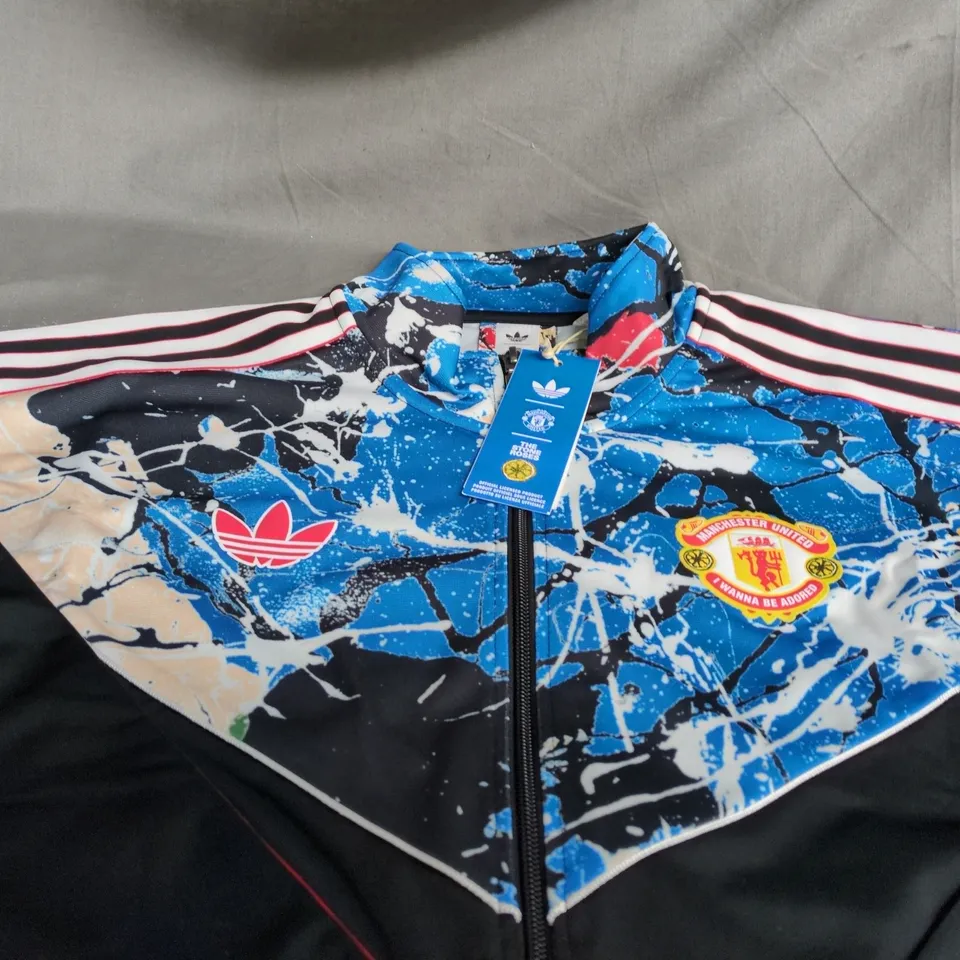 ADIDAS MANCHESTER UNITED TRACK JACKET – BLACK/BLUE, UK L
