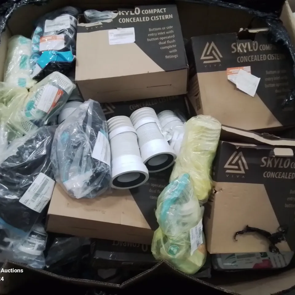 PALLET OF VARIOUS PLUMBING PARTS AND FITTINGS TO INCLUDE: FLEXI PARTS, CISTERNS ETC.