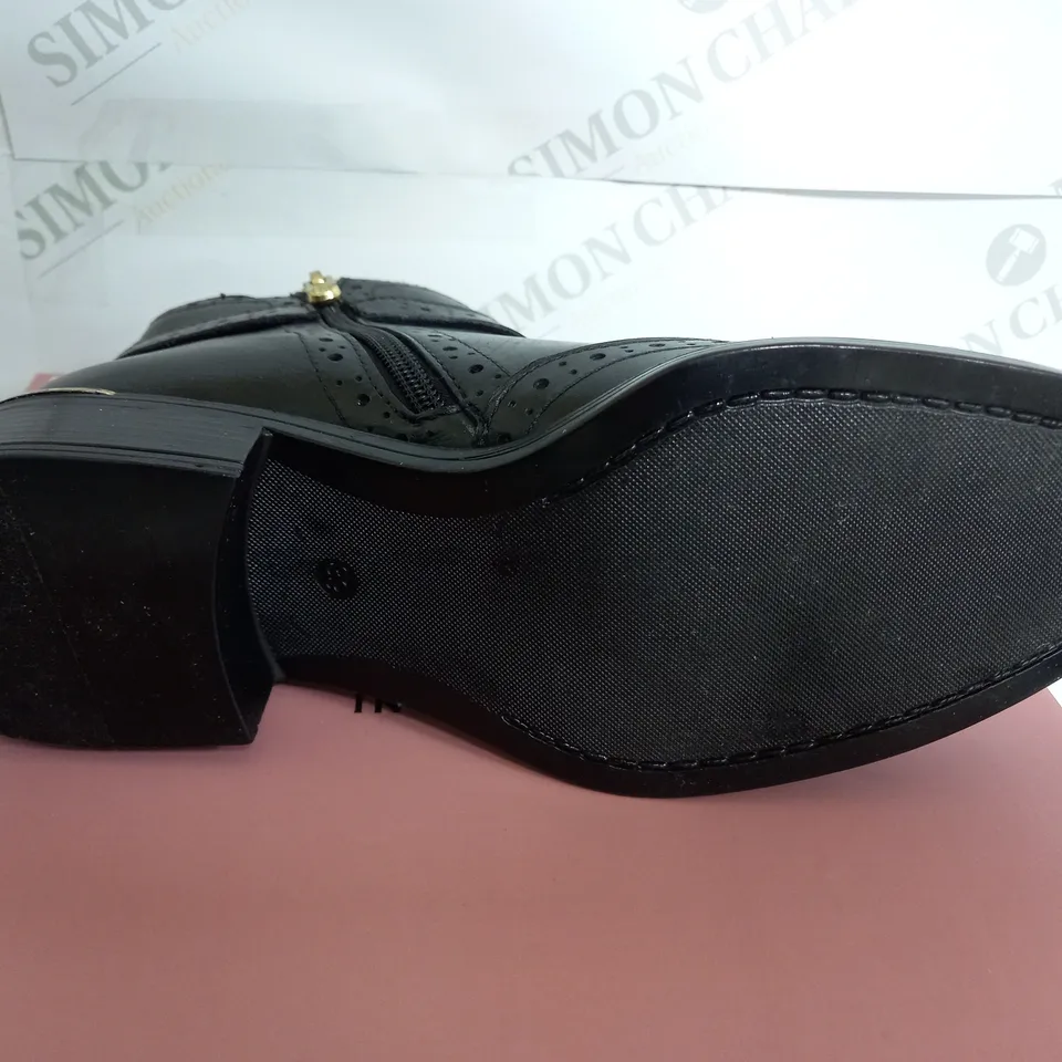 MODA IN PELLA MIKARA BOOTS IN BLACK SIZE 6 
