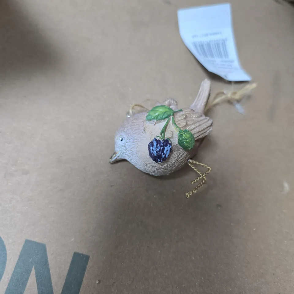 4 BOXES OF ASSORTED GISELA GRAHAM SMALL DECORATIONS 