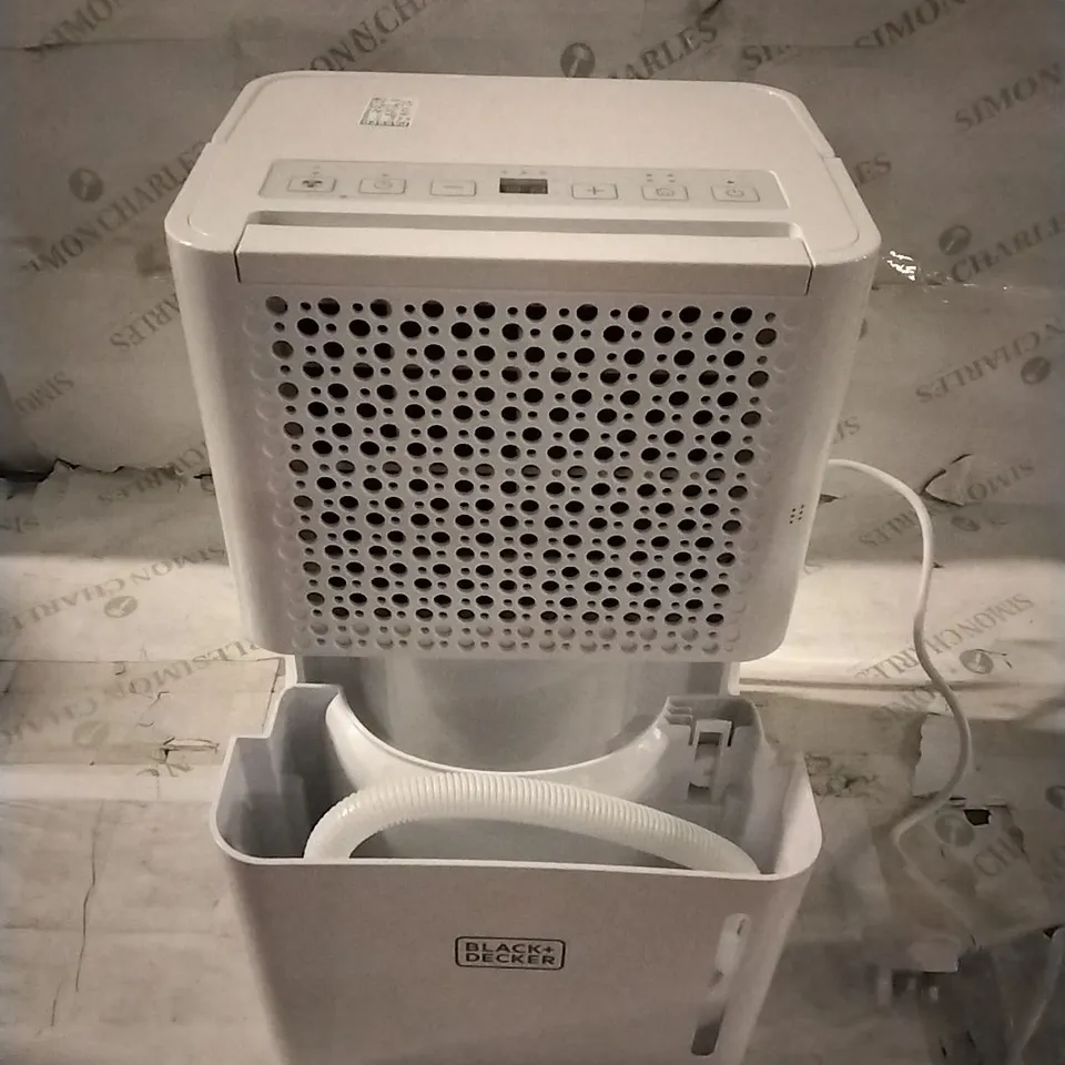 BOXED BLACK AND DECKER 12L SMART DEHUMIDIFIER 