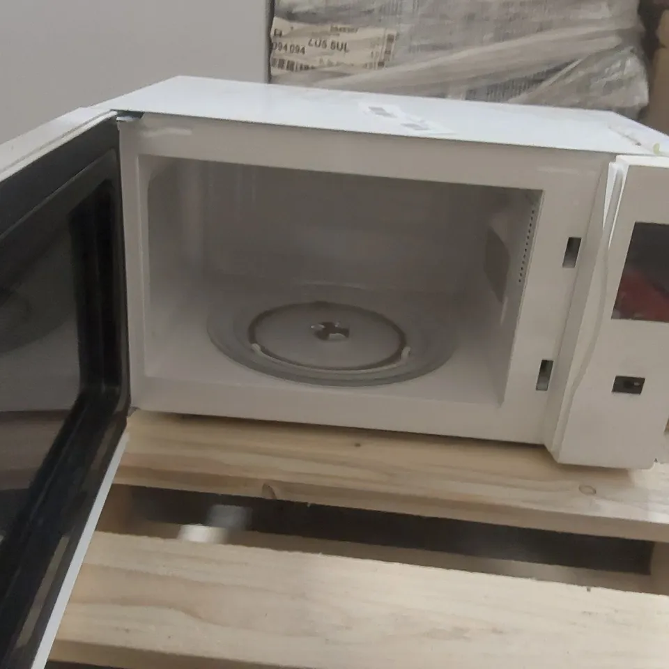 CANDY 700W MICROWAVE OVEN