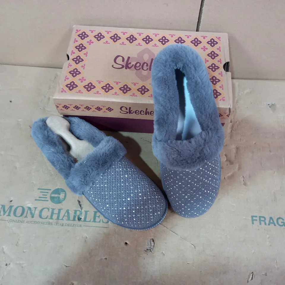 BOXED PAIR OF SKECHERS - SIZE 6