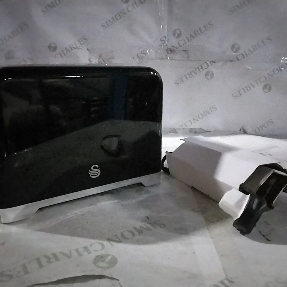 BOXED SWAN SOLACE VARIABLE WIDTH 2 SLICE TOASTER 