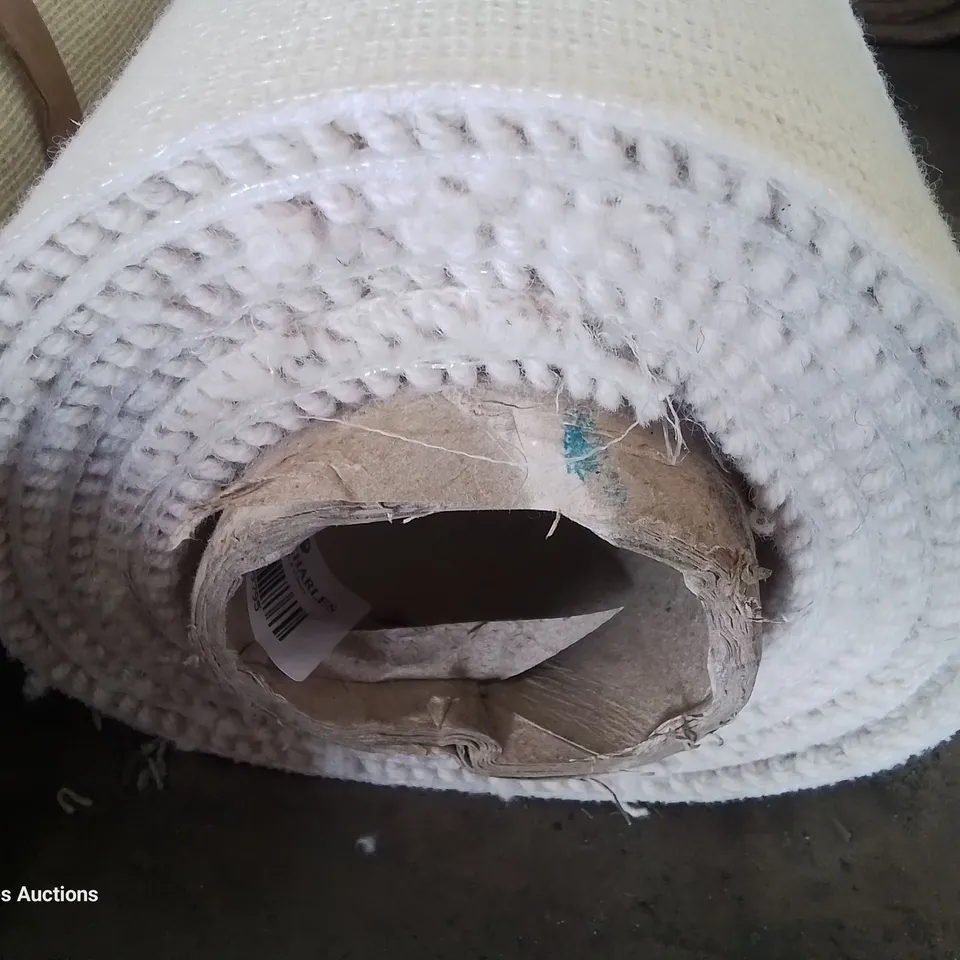 ROLL OF QUALITY BEACHCOMBER DUNE PEBBLE CARPET APPROXIMATELY 5M × 3.02M