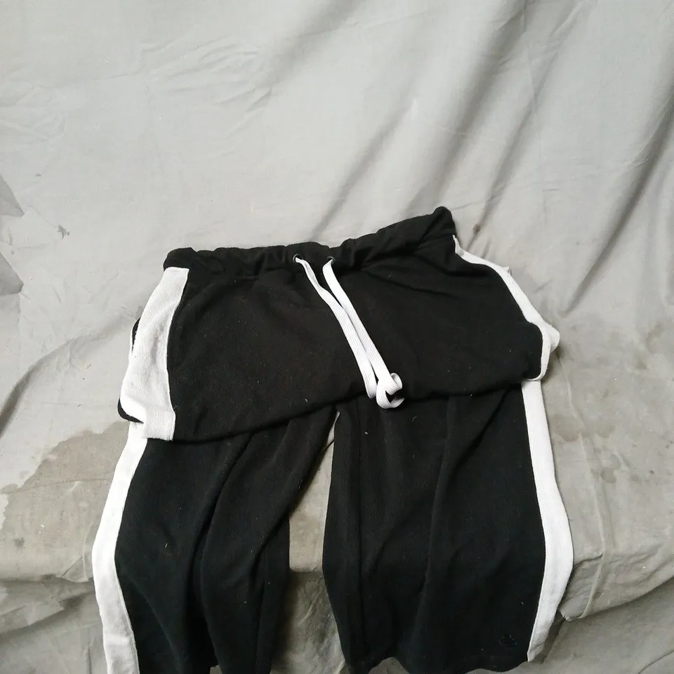 BOX OF APPROXIMATELY 15 ASSORTED CLOTHING ITEMS INCLUDING BUTTON THROUGH CARDIGAN , V NECK SLEEVELESS DRESS AND TRACKSUIT BOTTOMS 