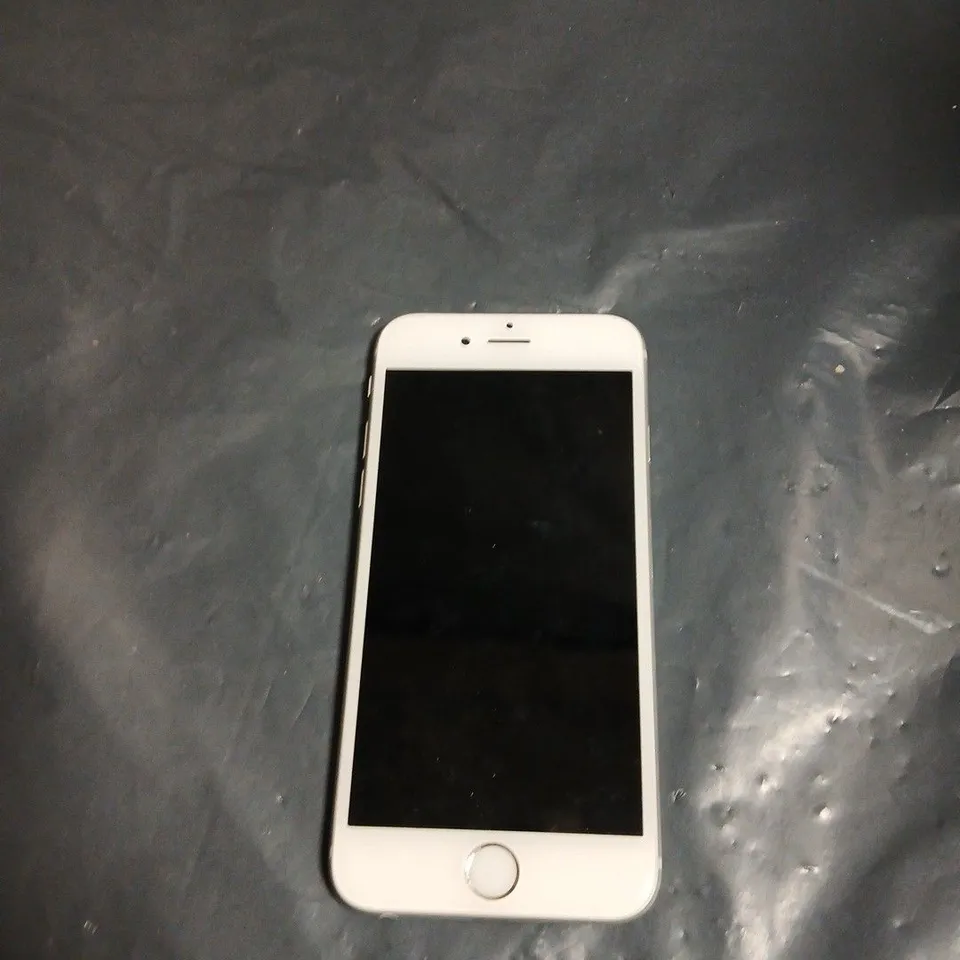 APPLE IPHONE – SILVER 