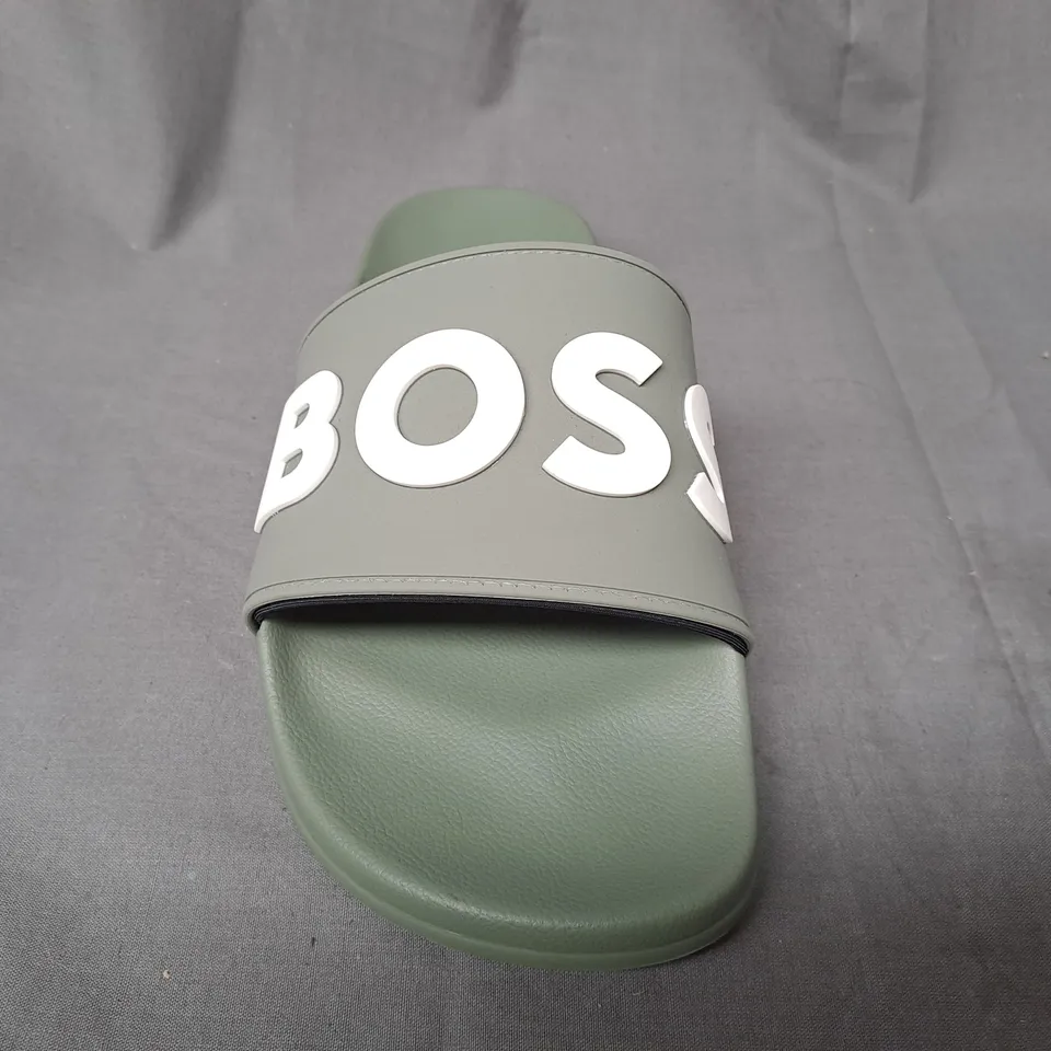 PAIR OF BOSS SLIDERS IN OLIVE GREEN EU SIZE 43