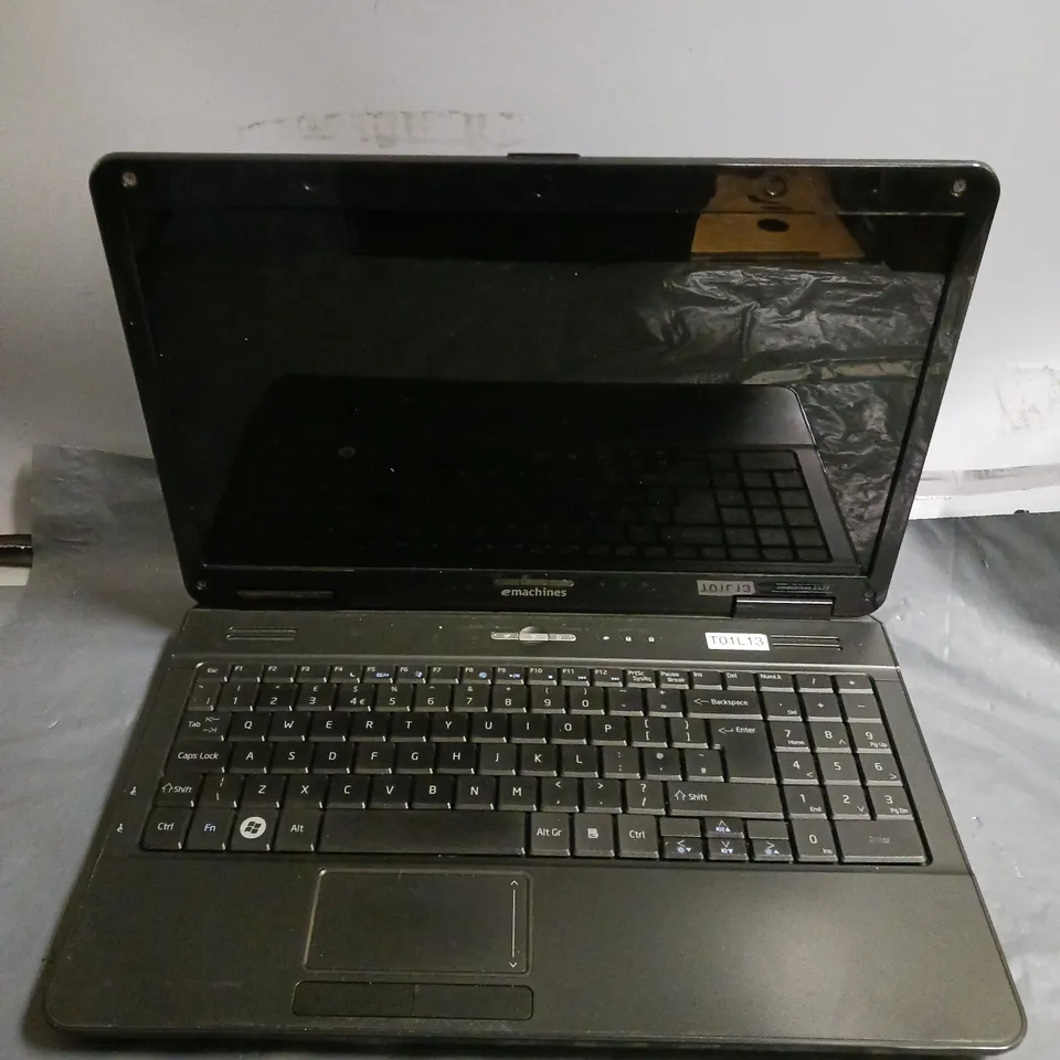 EMACHINES E525 LAPTOP