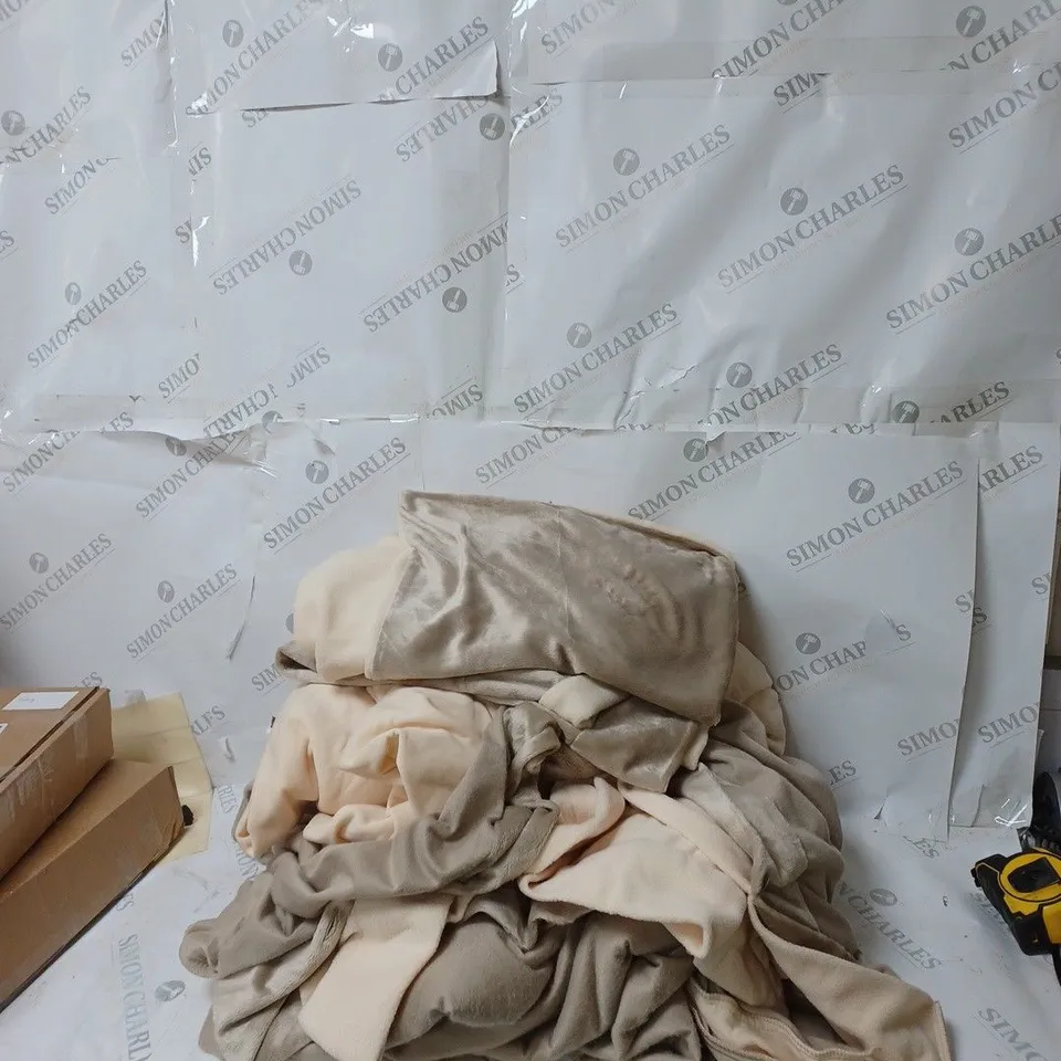 BOXED COZEE HOME FAUX MINK AND FLEECE DUVET SET - DOUBLE SIZE