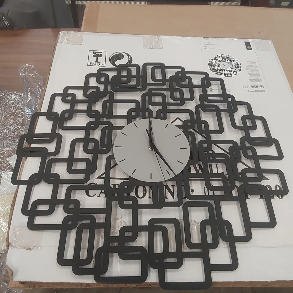 BOXED PREMIER ABSTRACT WALL CLOCK