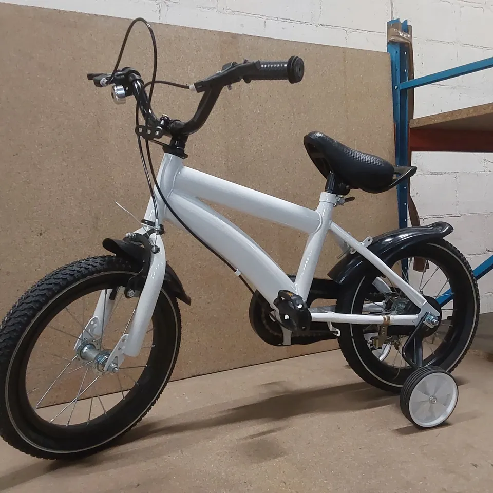 CHILDREN'S BIKE WITH STABILISERS 