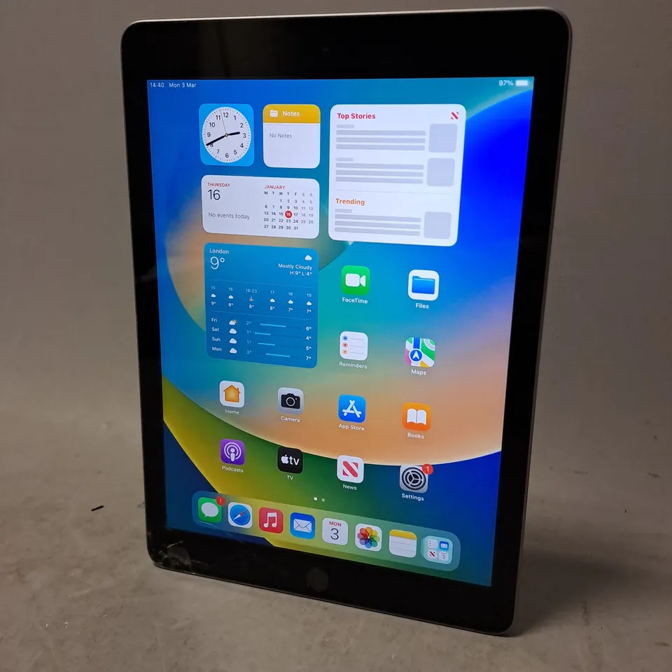 APPLE IPAD A1822 