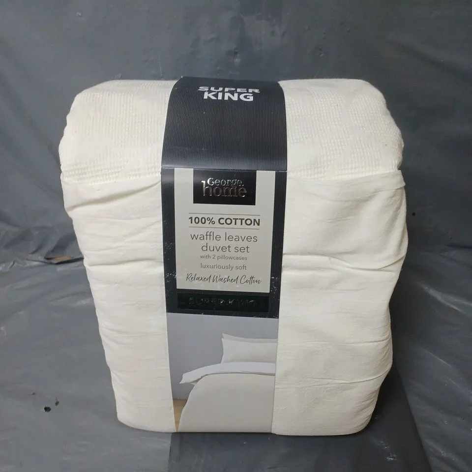 HOME WAFFLE LEAVES DUVET SET IN WHITE - SUPER KING