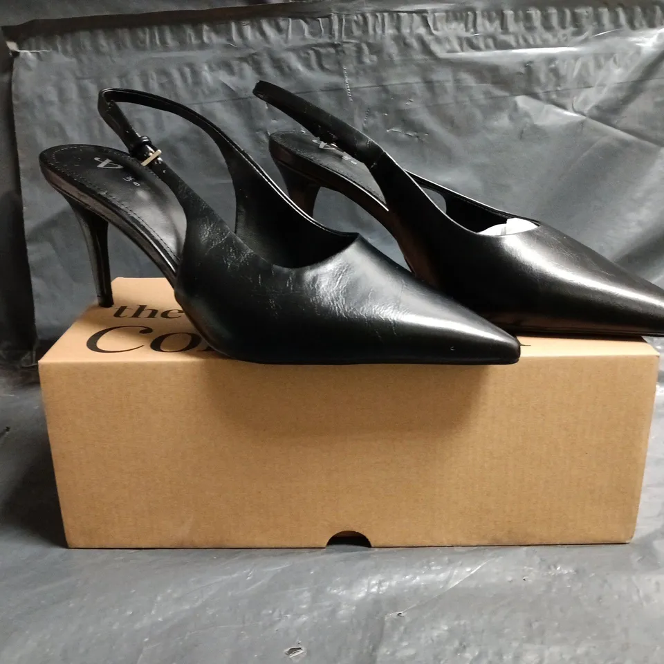 BOXED PAIR OF THE VERY COLLECTION POINTED TOE MID STILETTO HEEL SHOES IN BLACK SIZE 6