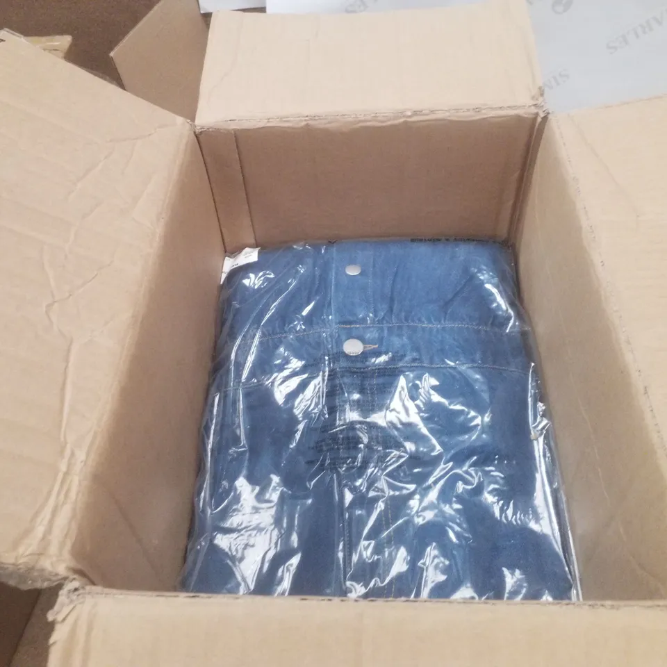 BOX CONTAINING APPROXIMATELY 6X BRAND NEW SIMPLY BE DENIM JUMPSUIT - COLOUR MID WASH - SIZE 22