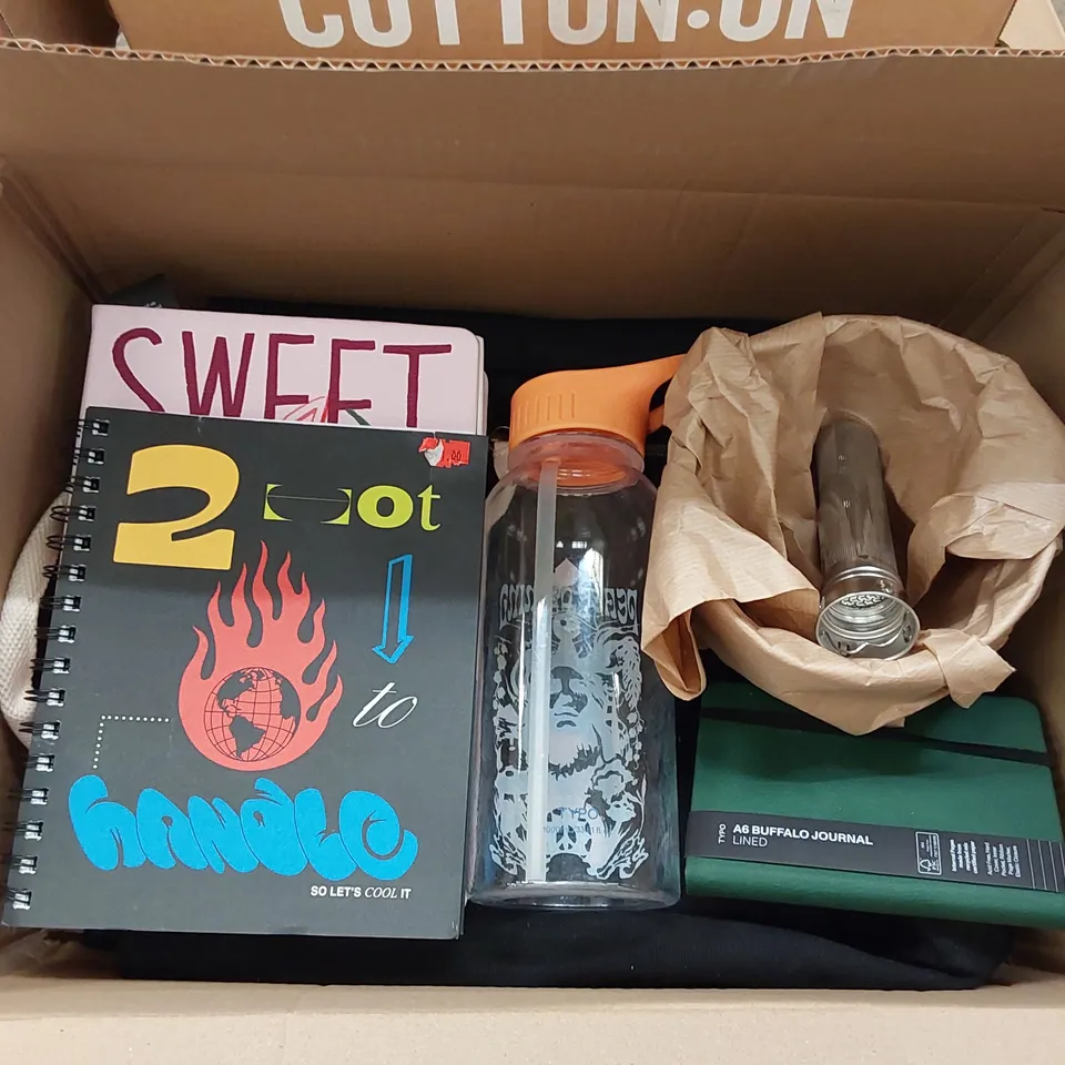 PALLET OF ASSORTED CONSUMER AND HOUSEHOLD PRODUCTS TO INCLUDE; DENIM JEAN SHORTS, TRAVEL PILLOW, PHONE CASES, WOMEN'S CROP COAT, DOG HARNESSES, CHRISTMAS CARDS ECT.