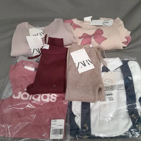 APPROXIMATELY 5 ASSORTED KIDS CLOTHING ITEMS FOR 1-3YRS TO INCLUDE - ZARA JUMPER - ADIDAS TSHIRT SET - ZARA LEGGINGS - ETC