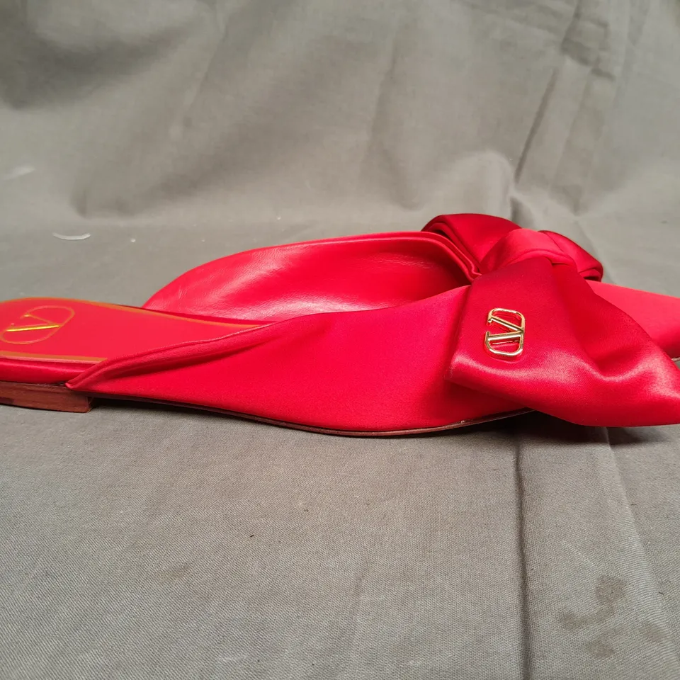 VALENTINO RED FLAT SANDLES  WITH BOW TIE - SIZE 42