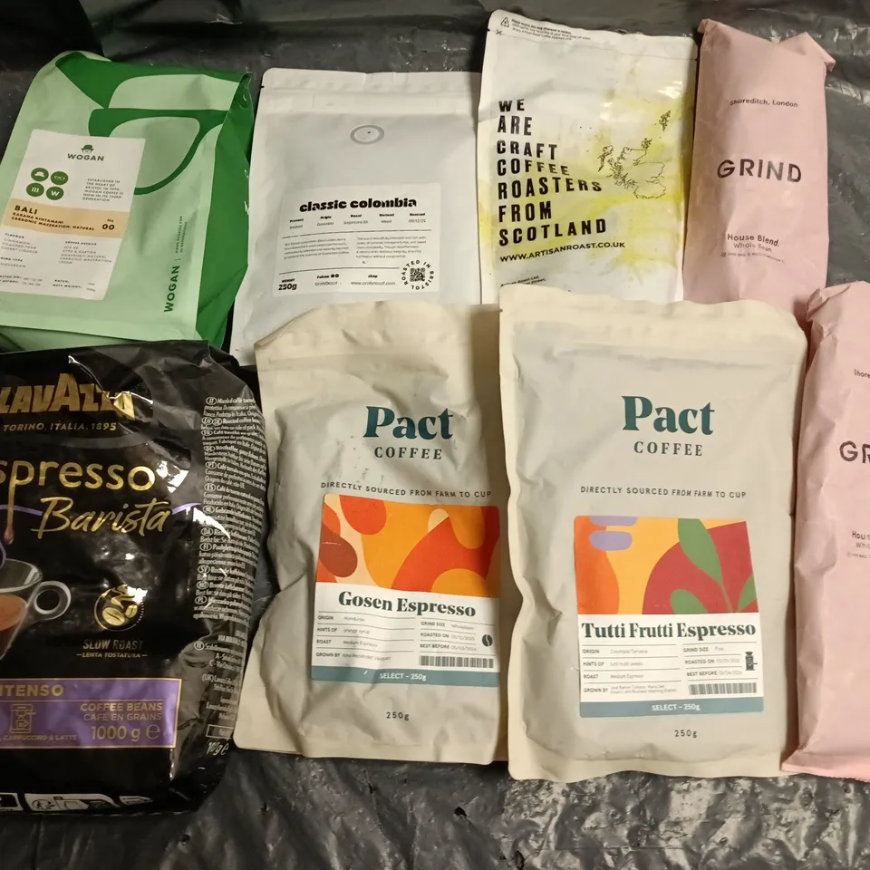 LOT OF 8 ASSORTED PACKS OF COFFEE TO INCLUDE GRIND, PACT AND LAVAZZA
