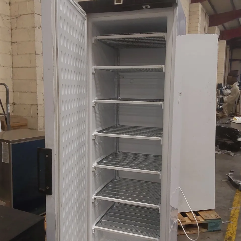 VALERA UPRIGHT COMMERCIAL FREEZER