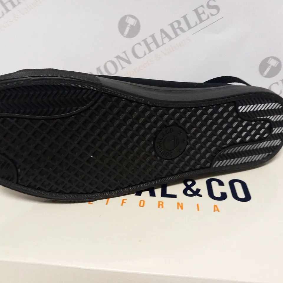 BOXED SOULCAL AND CO SUNRISE LACE SN00 SIZE 9