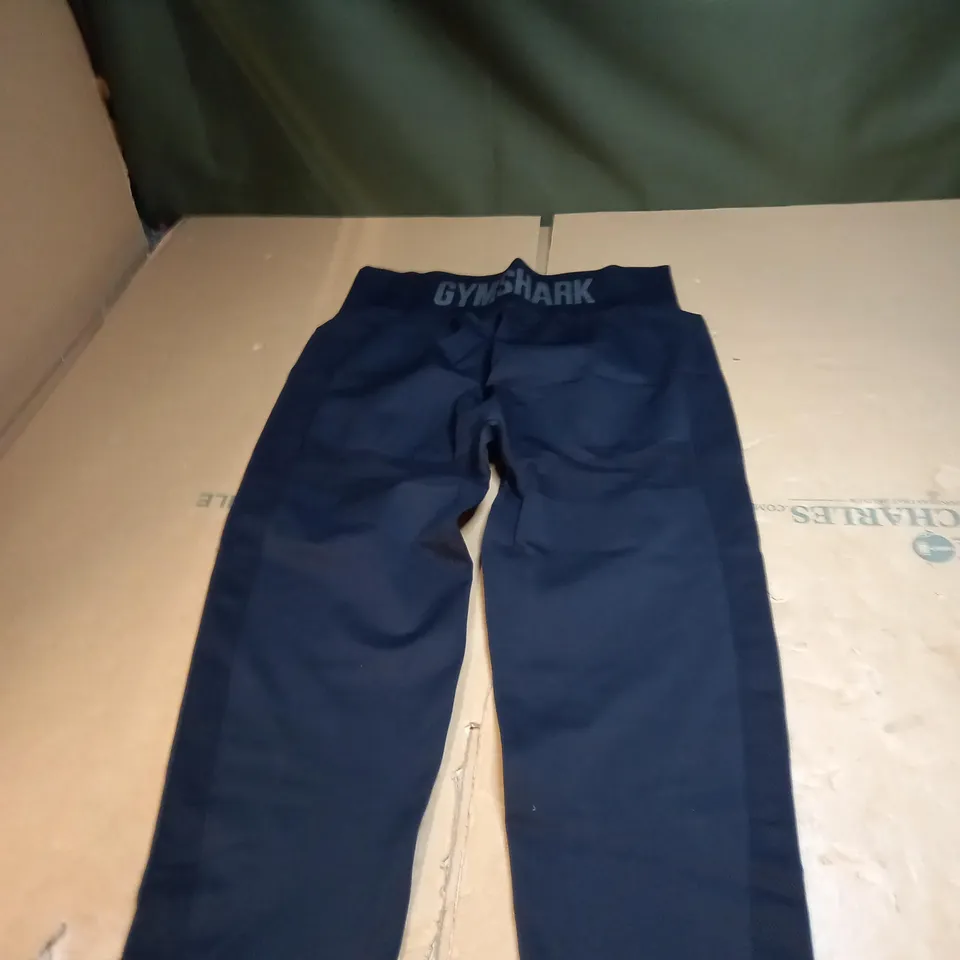 LARGE BLACK GYMSHARK LEGGINGS 