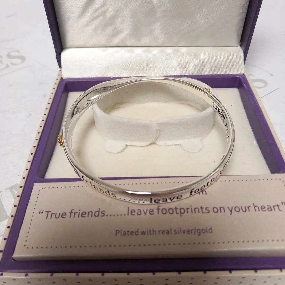BOXED EQUILIBRIUM BANGLE ENGRAVED 'TRUE FRIENDS LEAVE FOOTPRINTS ON YOUR HEART'