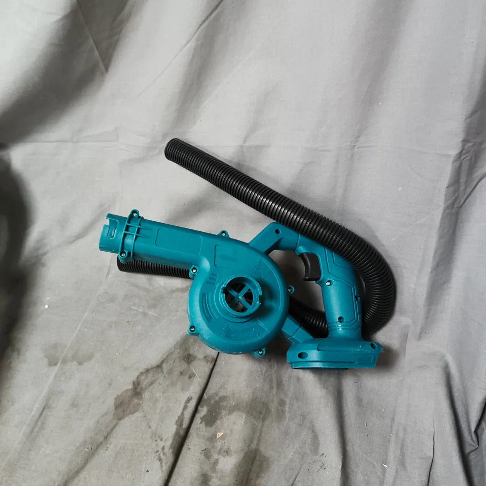 CAGE OF APPROXIMATELY 10 ASSORTED HOUSEHOLD ITEMS INCLUDING PATTERNED CUSHION , PLASTIC COAT HANGERS AND LITHIUM BLOWER 