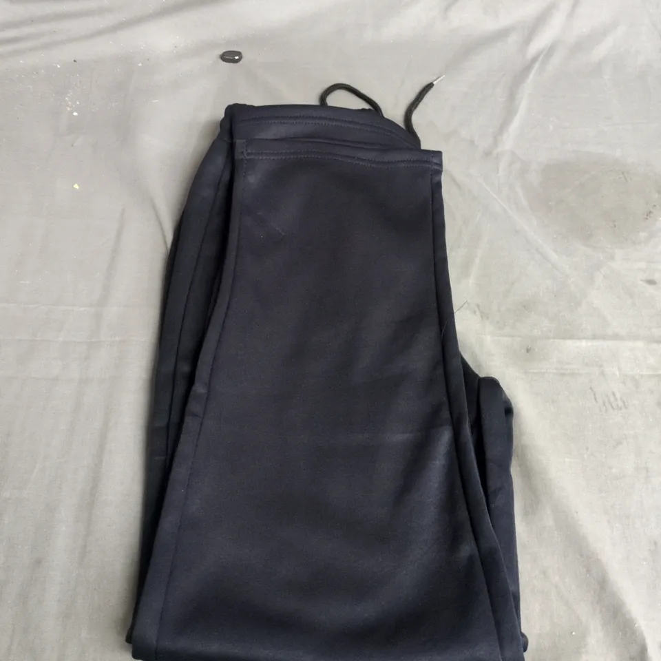 NIKE TRACKSUIT BOTTOMS – BLACK/NAVY WITH ZIP POCKET - SIZE M