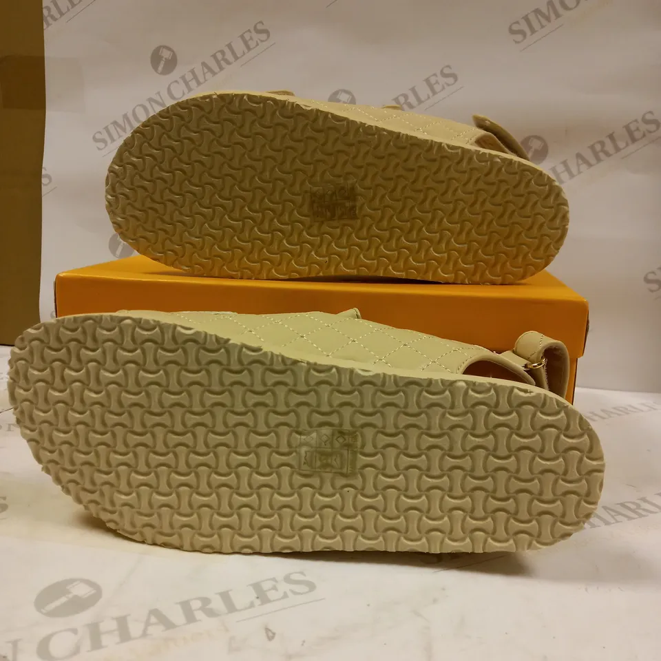 PUBLIC DESIRE CARMEN NUDE DRENCH SANDALS UK SIZE 7