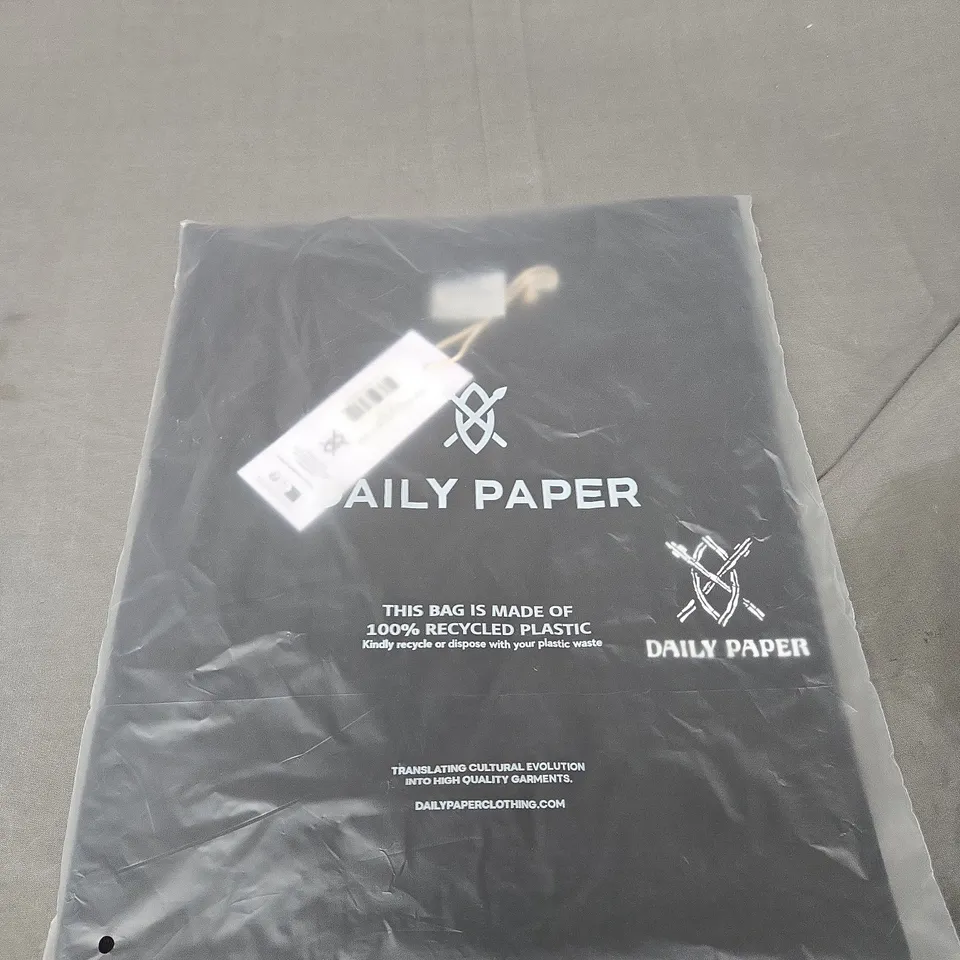 BAGGED DAILY PAPER CAN SHIELD T-SHIRT - SIZE XXL