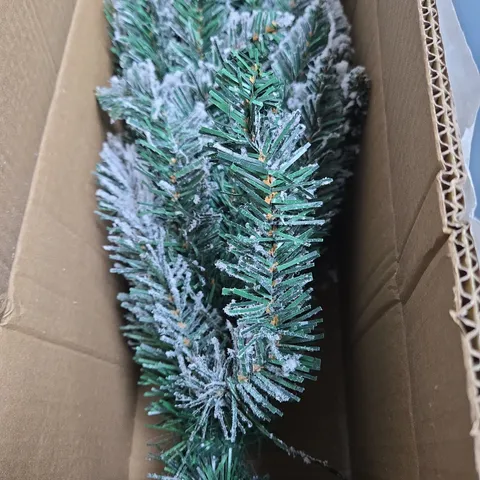 BOXED DECORATIVE CHRISTMAS TREE